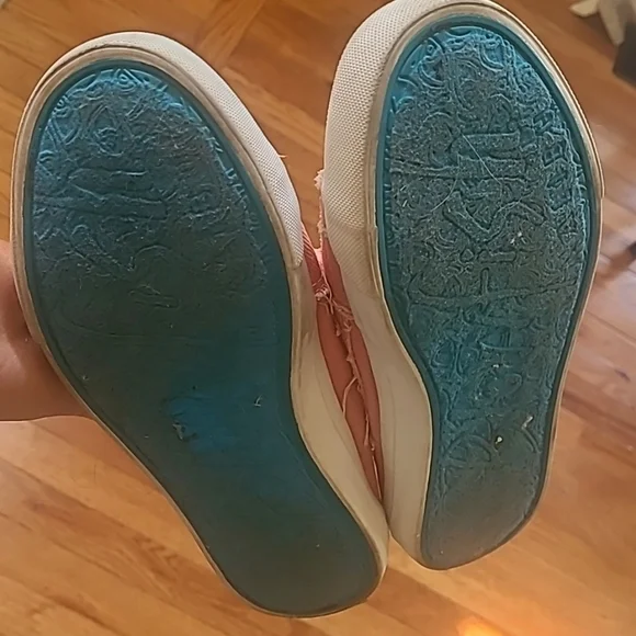 🩷Blowfish Sneakers - Picture 4 of 4